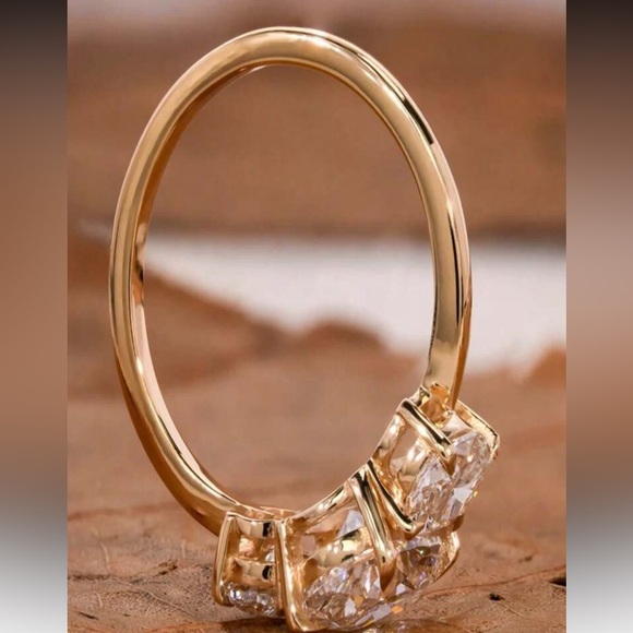 Elegant 925 Sterling Silver  Gold Plated Women\'s Ring